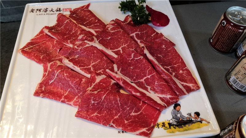 你們吃火鍋串串吃啥？當(dāng)然是吃種肉吶~